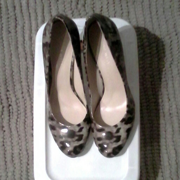 Nine West size 8  animal print heels - Picture 1 of 2